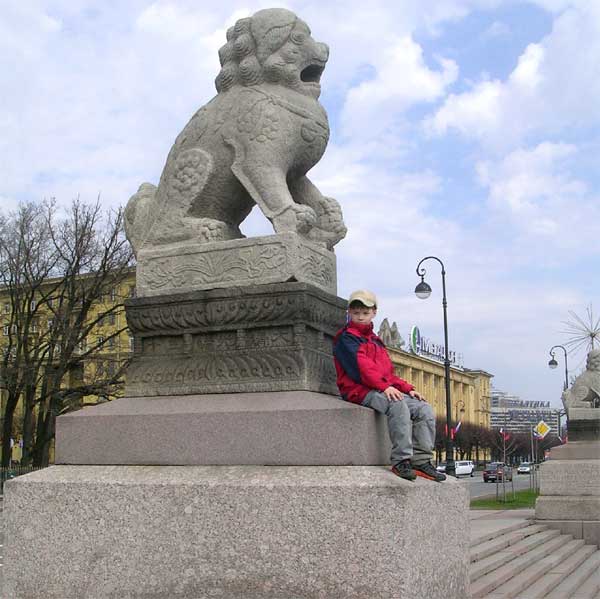 Памятник Ши-Цза в Санкт-Петербурге
Monumet to Shi-Tza in St.-Petersburg